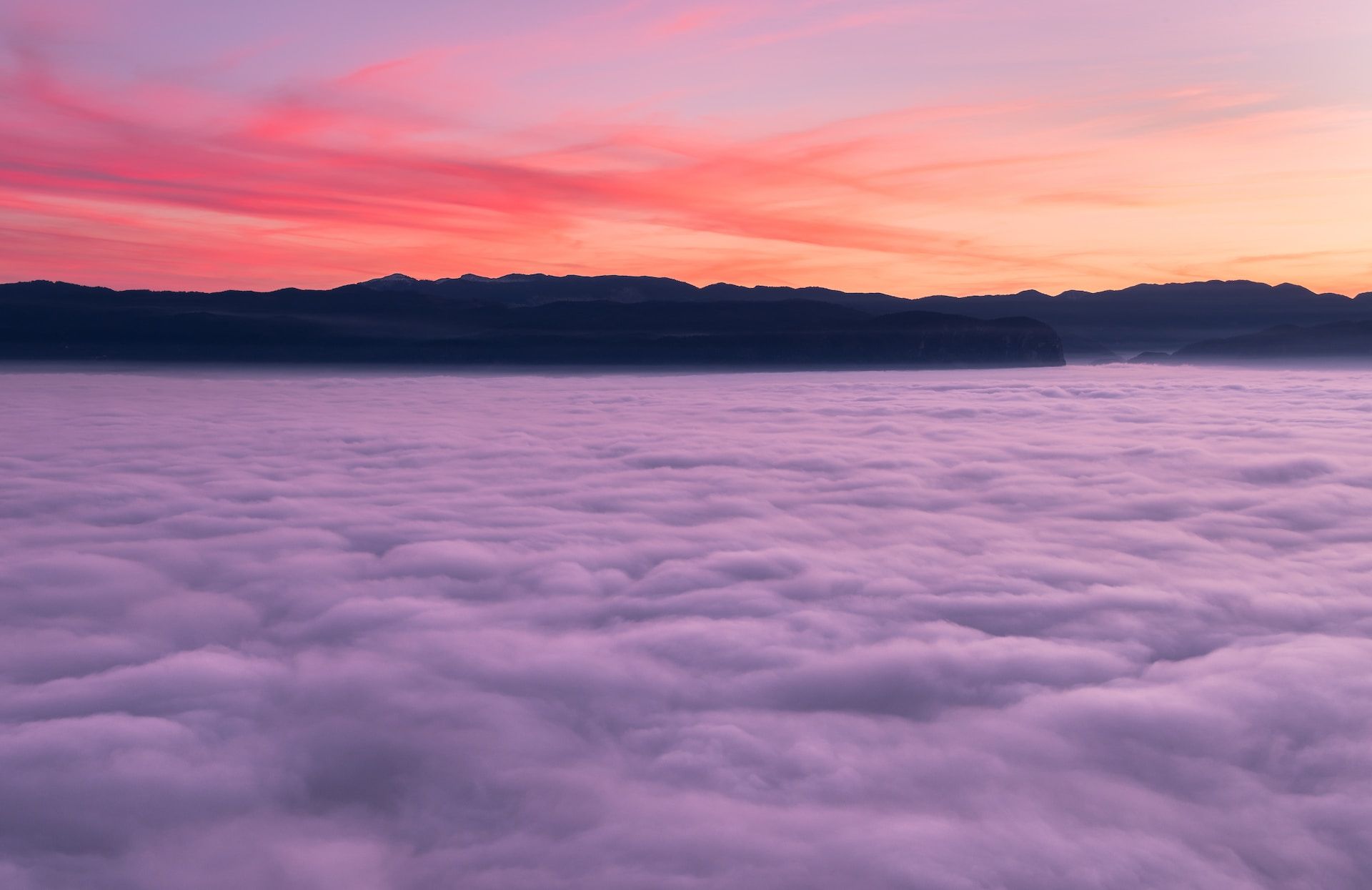 Header image: Long exposure photography of white cloud