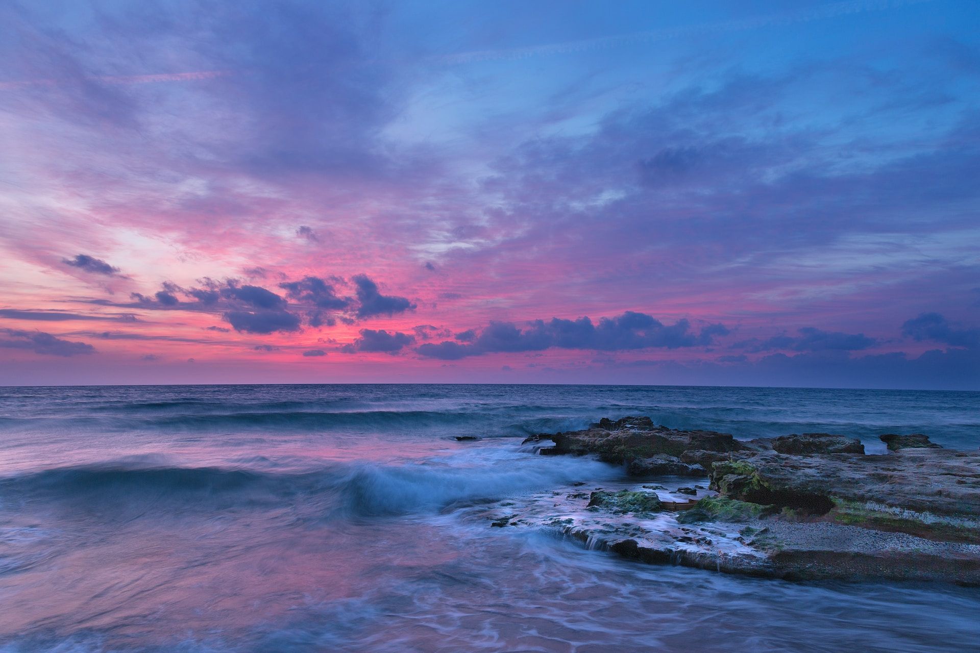 Header image: Playa de la Misericordia, Spain